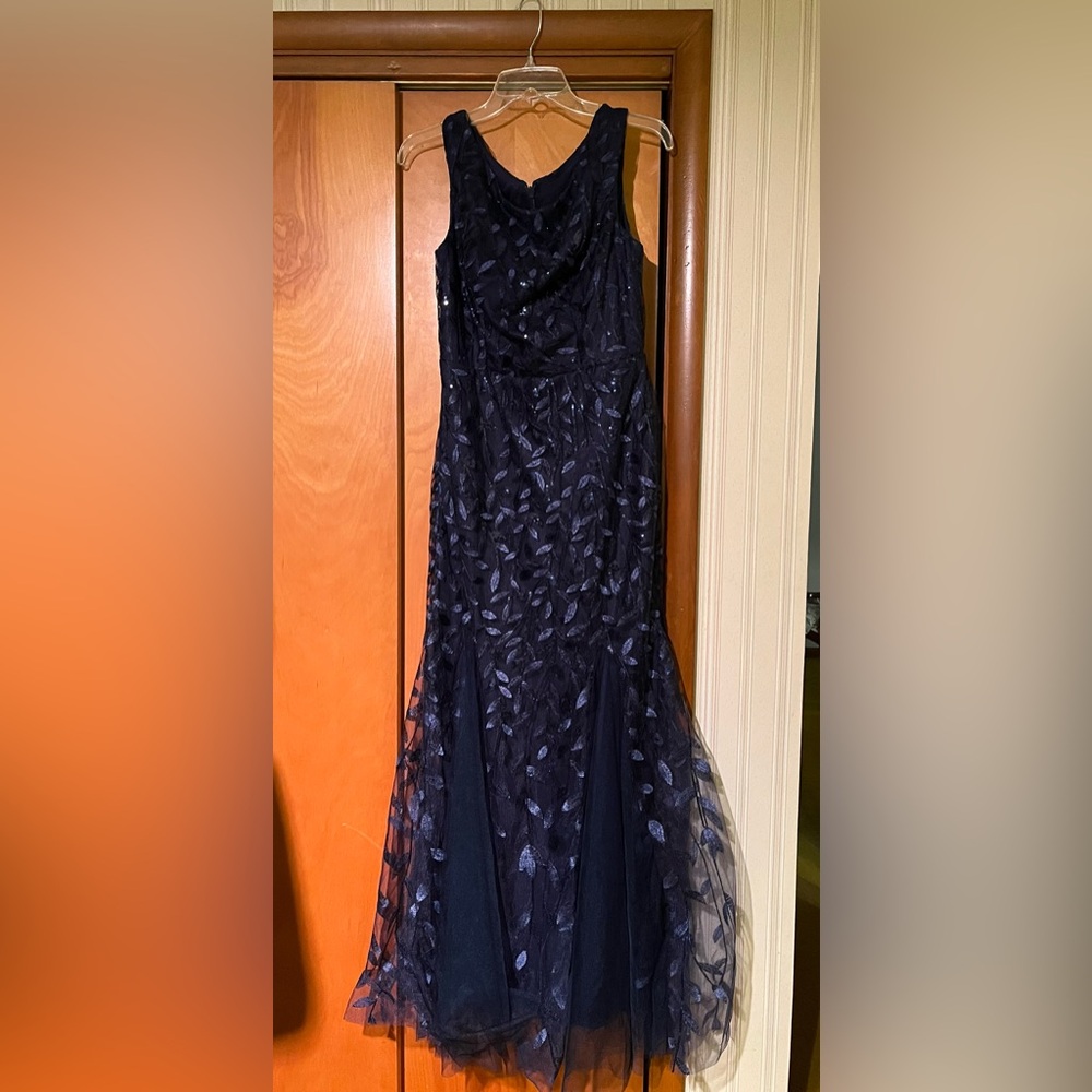 Full length navy lace trumpet formal dress size 14, new